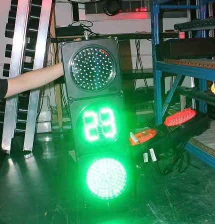 ไฟจราจรคนข้ามถนน 200mm