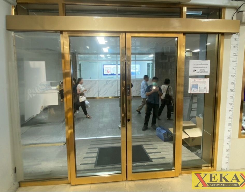 ติดตั้งประตูอัตโนมัติ สีทอง สีชา
