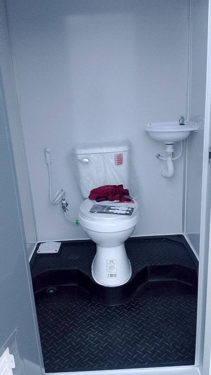 TEH-TL04:ห้องน้ำสำเร็จรูป ฐานไฟเบอร์ เก็บของเสียในตัว Mobile Toilet