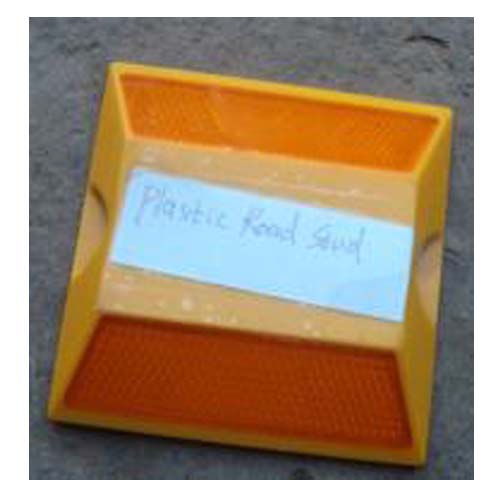 TE-SR05:Plastic Road Stud (double)