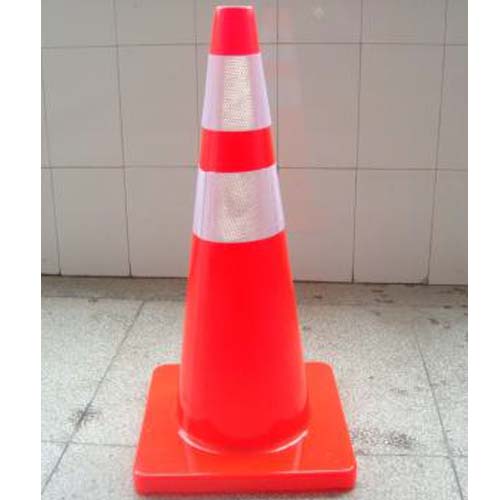 TE-LZ-203:PVC Cone (Red Base) 70cm