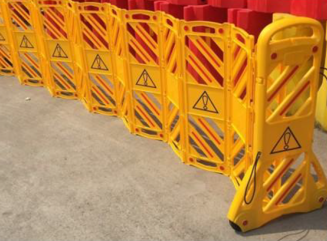 TE-WL-017:Plastic Fence Barrier แผงกั้นพลาสติกยืดหดได้