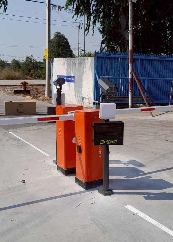 ไม้กั้นกล้องอ่านทะเบียนเข้าออกโรงงาน พร้อมทาบบัตร RFID