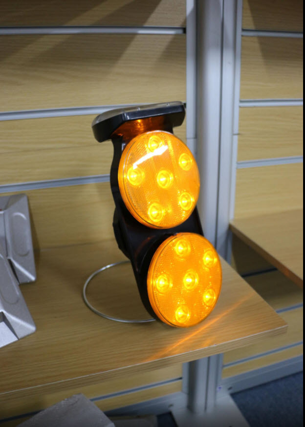 TE-SL03:ไฟติดกรวยจราจร solar