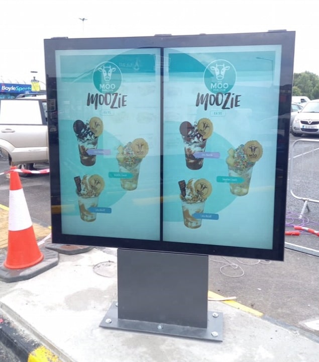 KDS-022:Outdoor Kiosk