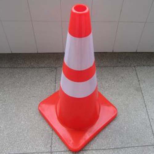 TE-LZ-202:PVC Cone (Red Base) 72cm