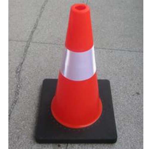 TE-LZ-207:PVC Cone (Black Base) 45cm