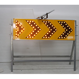 ป้ายลูกศร Solar LED Arrow Sign Chevron